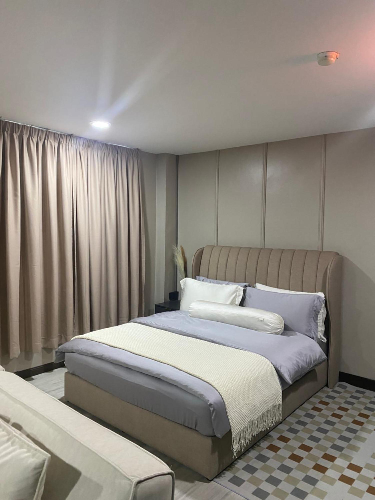 1St Living Subang Hotel Subang Jaya Exterior photo